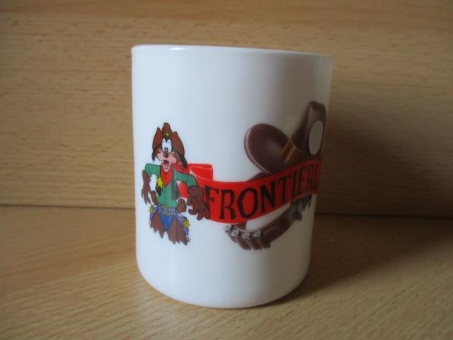 Disney Goofy mok Frontierland Euro Disney - Esso 9.5cm, Verzamelen, Ophalen of Verzenden, Goofy of Pluto, Gebruikt, Beeldje of Figuurtje