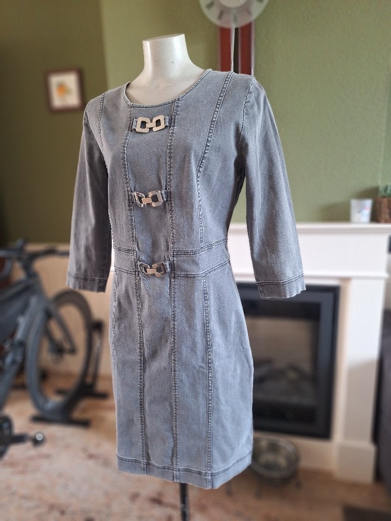 Caroline Biss grijze spijker jurk 42, Kleding | Dames, Jurken, Verzenden, Maat 42/44 (L), Zo goed als nieuw, Knielengte