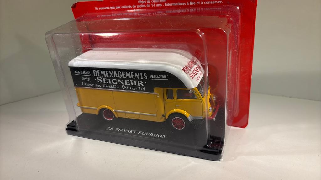 2.5 tonnes fourgon hachette 1.43, Hobby en Vrije tijd, Overige merken, Auto, Ophalen of Verzenden, A