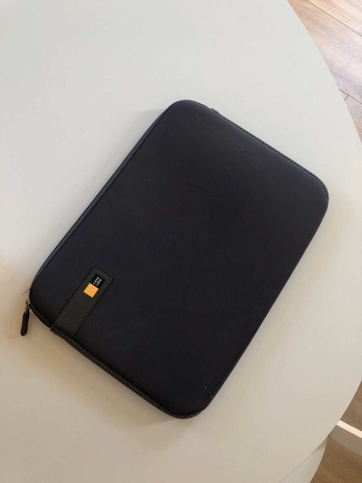 Basic laptophoes, Ophalen of Verzenden, 15 inch, Zo goed als nieuw