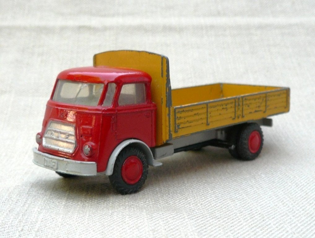 Lion Daf 1300 type 3 bakwagen (1963)., Hobby en Vrije tijd, Modelauto's | 1:50, Ophalen of Verzenden, Gebruikt, Bus of Vrachtwagen