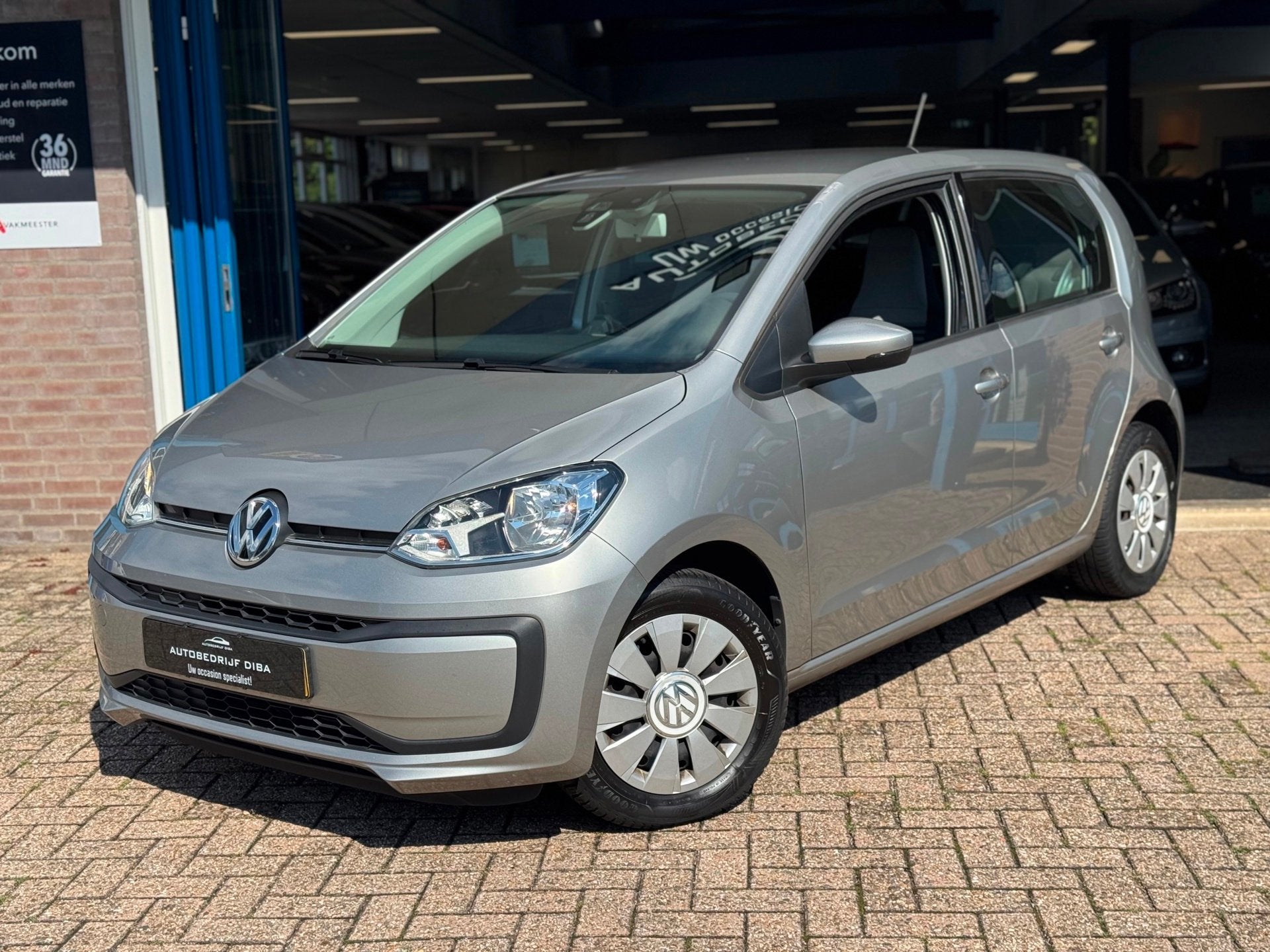 Volkswagen Up! 1.0 BMT move up! 2019 AIRCO Bleuthooh NAP, Auto's, Voorwielaandrijving, Dealer onderhouden, Stof, Gebruikt