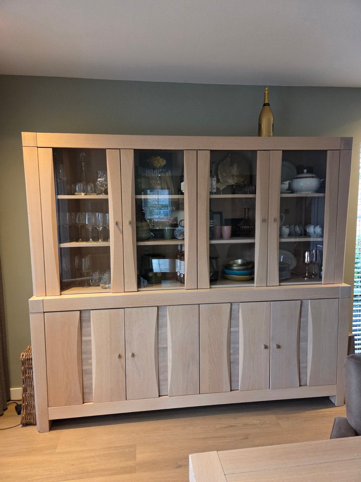 Eikenhouten eettafel, dressoir en vitrinekast, Ophalen, Eikenhout, 200 cm of meer, Met lade(s)