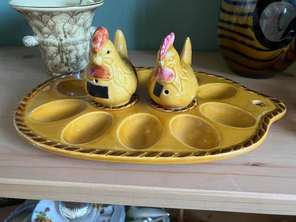 Ovale eierschaal met peper en zoutstel, Diversen, Ophalen of Verzenden, Zo goed als nieuw