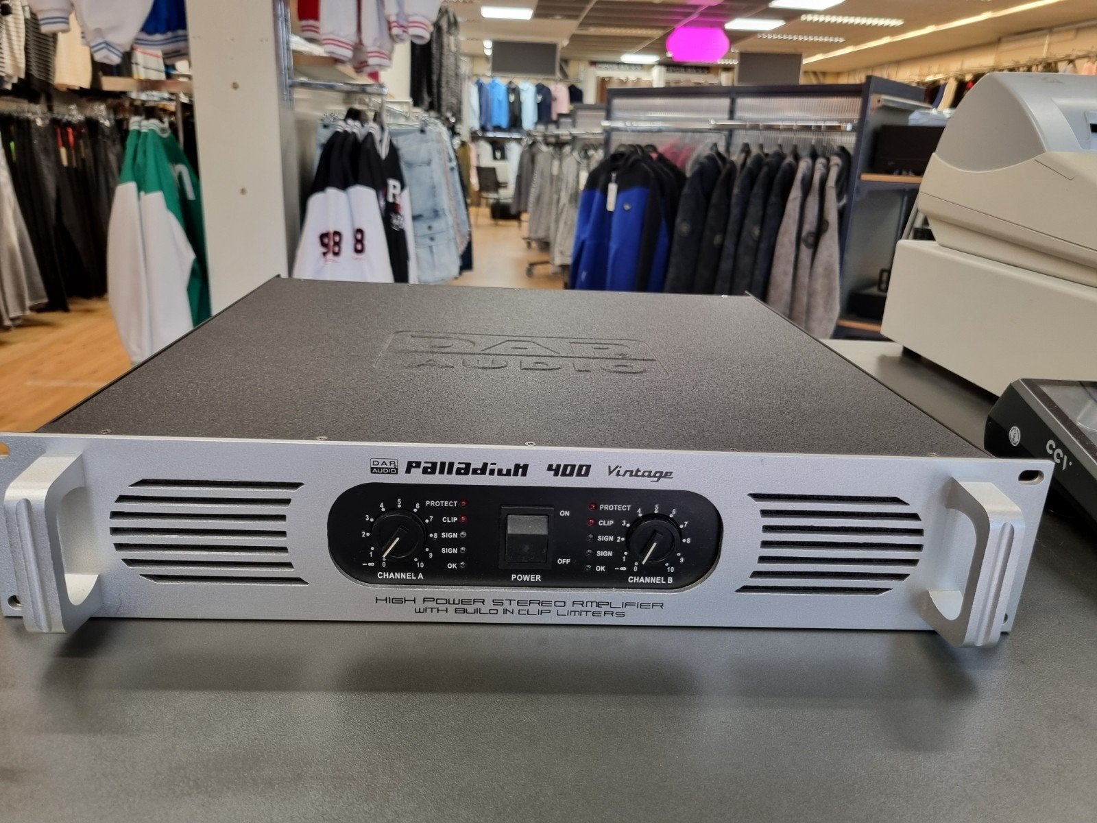 ✅DAP Palladium Versterker - Nieuw in Doos! .Zilver 400 watt., Overige merken, ////, Nieuw, Ophalen of Verzenden