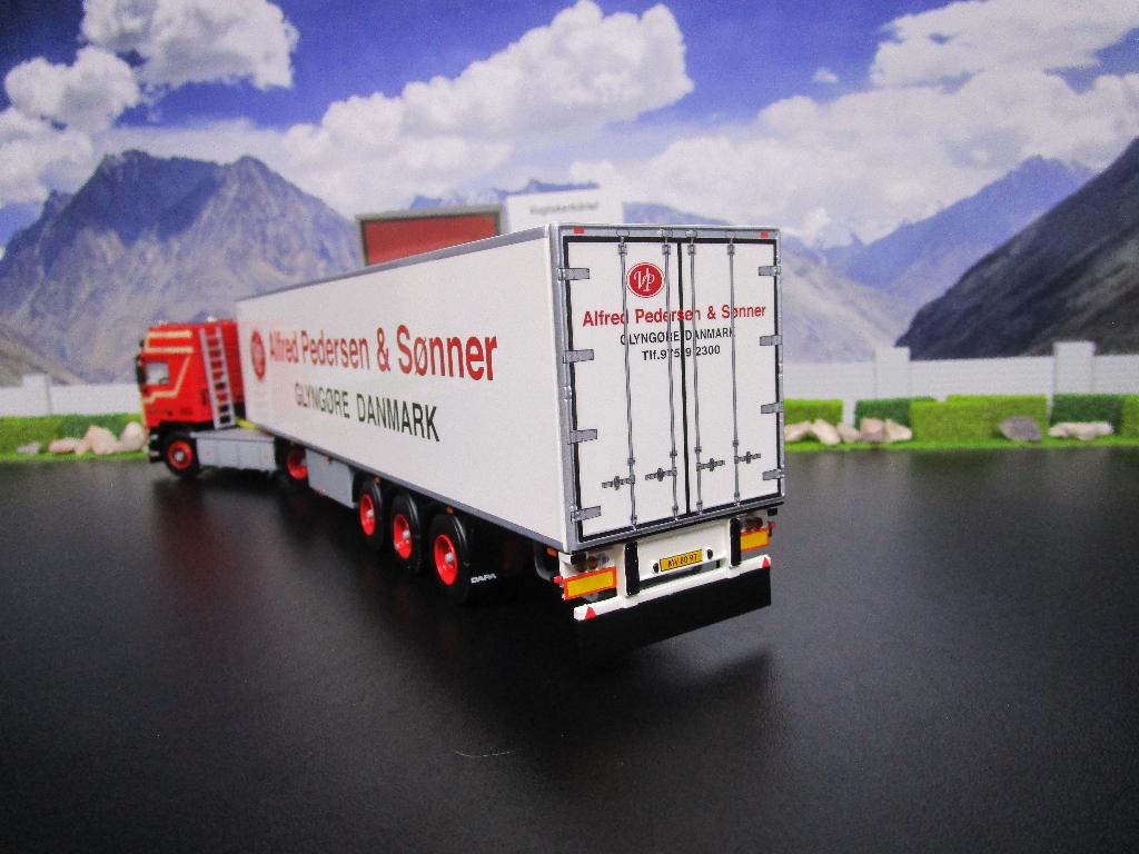Wsi 01-4538 Alfred Pedersen , Volvo F12 Globetrotter, Hobby en Vrije tijd, Modelauto's | 1:50, Ophalen, Nieuw, Bus of Vrachtwagen