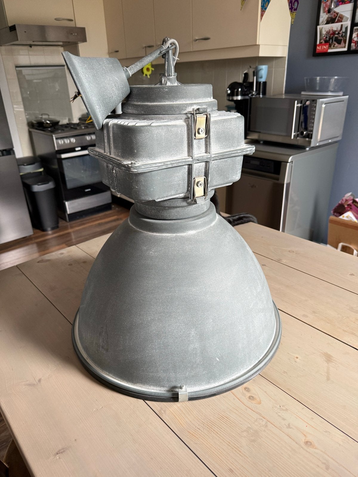 Industriële hanglamp betonlook - Stoer en Modern, Ophalen, Zo goed als nieuw, Metaal, E27 (groot)