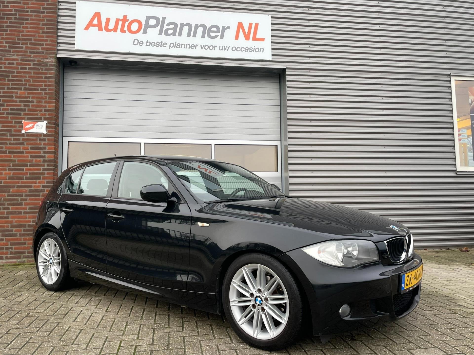 BMW 1-serie 118i Executive! M-Pakket! Clima! Half leder!, Auto's, 1-Serie, Euro 5, Achterwielaandrijving, Leder en Stof