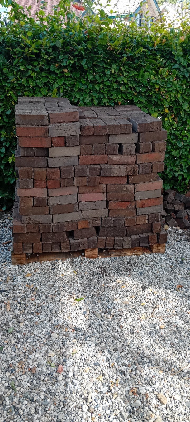 gratis !! Gebruikte bakstenen/waaltjes voor tuin of bestrati, Doe-het-zelf en Verbouw, Tegels, Ophalen, Overige materialen, Gebruikt
