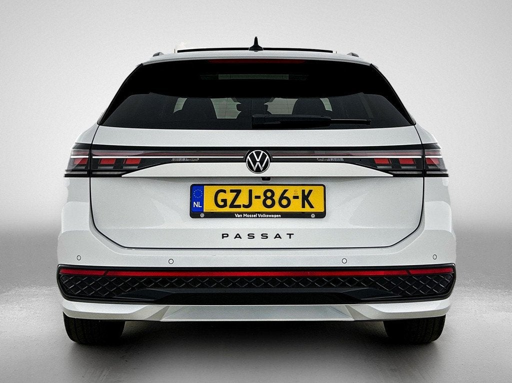 Volkswagen Passat Variant 1.5 eTSI Business | Demo | Panoram, 12 maanden, 1498 cc, 4 cilinders, Wit
