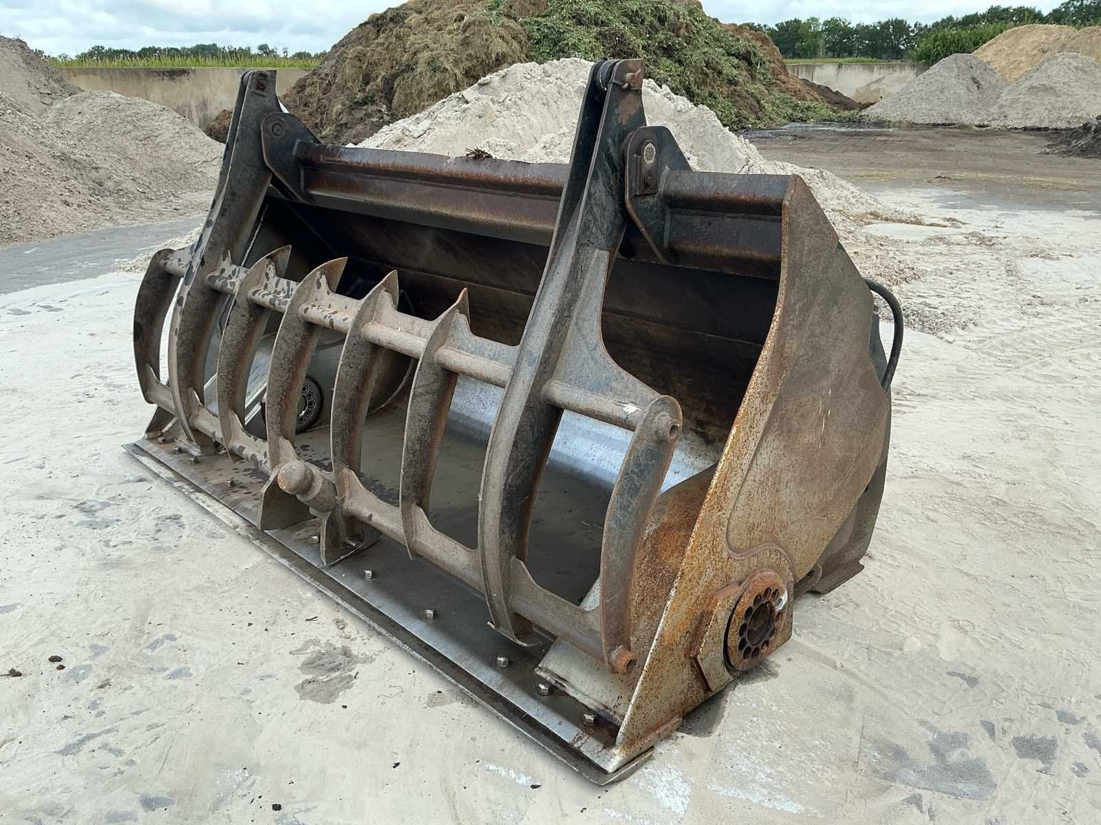2014 OilQuick Shovel hoogkipbak met hydraulische klem