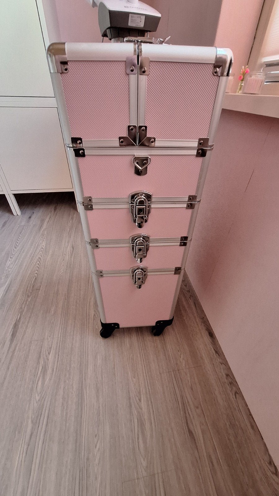 Roze make-up trolley met wielen en slot, Gebruikt, Ophalen of Verzenden, Roze, Met slot