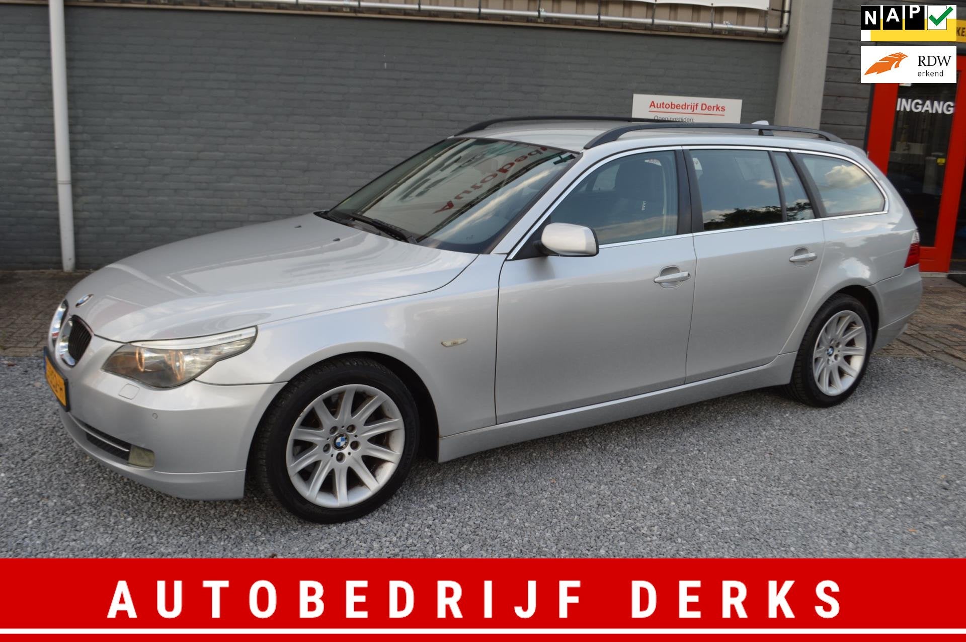BMW 5-serie Touring 523i High Executive AUT Airco Leer Navi, Achterwielaandrijving, Gebruikt, Leder, 93 €/maand