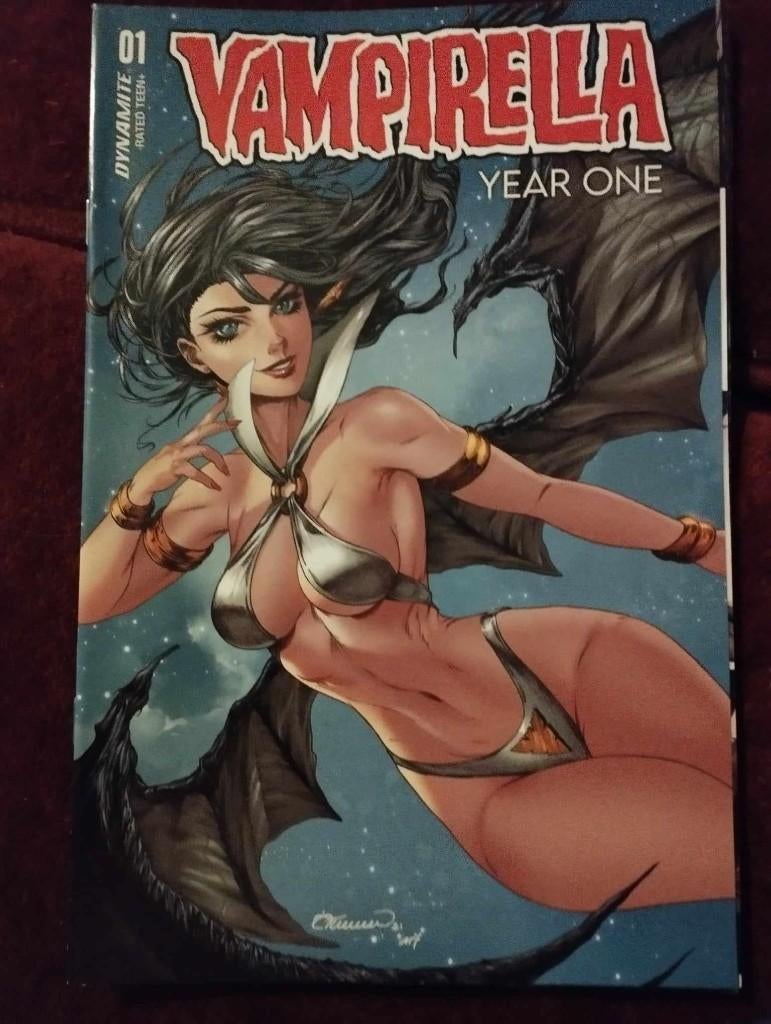 Vampirella: year one, Boeken, Ophalen, Amerika, Christopher Priest, Nieuw