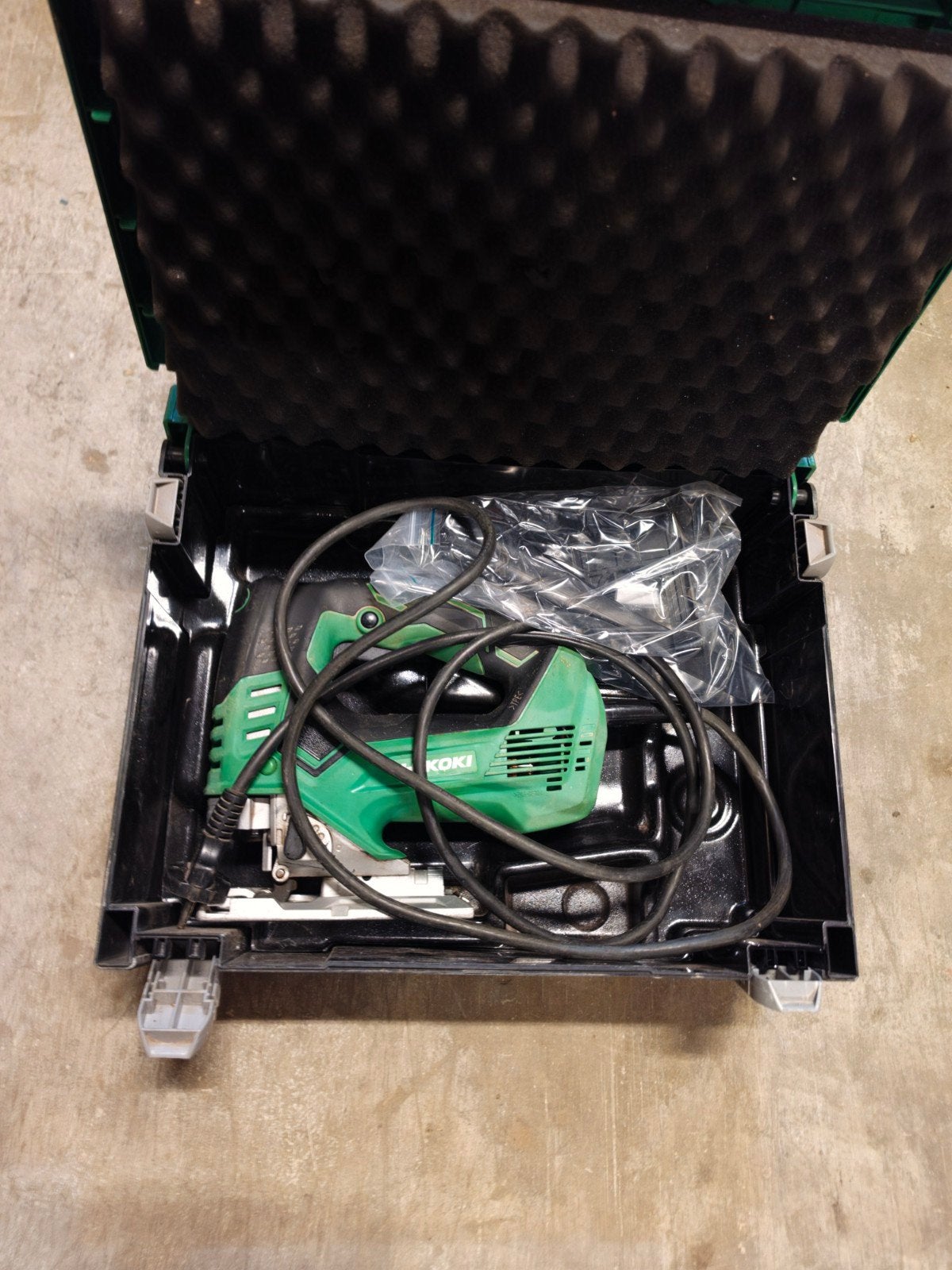 Hikoki CJ160V Decoupeerzaag met toerenregelaar, Ophalen of Verzenden, Zo goed als nieuw, Decoupeerzaag