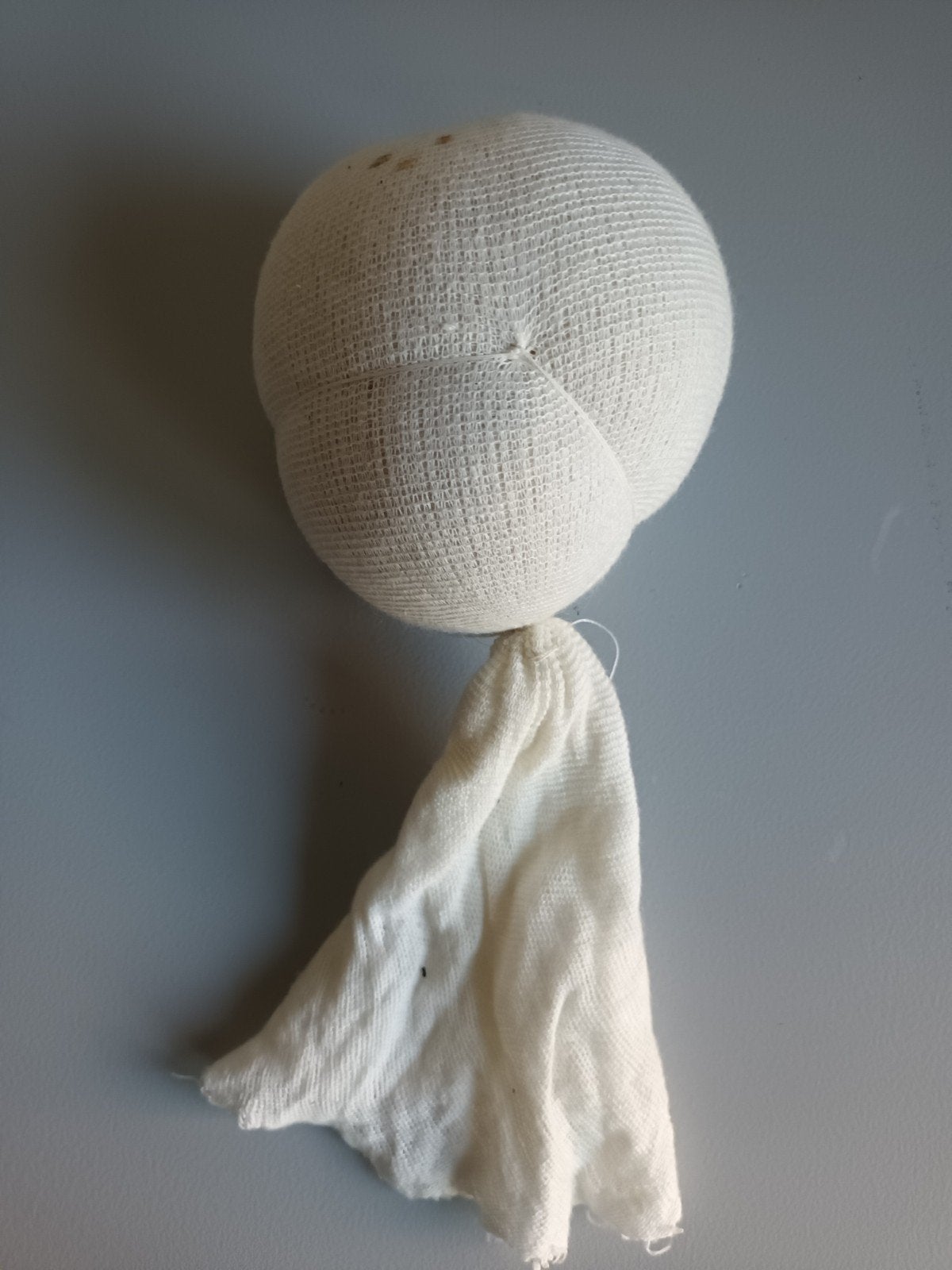 Hoofd voor pop zelf maken ondertricot met vulwol ong 10 cm, Ophalen of Verzenden, Gebruikt