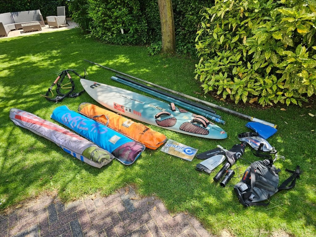 Complete windsurf set, surfplank en 3 zeilen., Watersport en Boten, Windsurfen, Ophalen, Gebruikt, 5 tot 6.5 m², Met mast