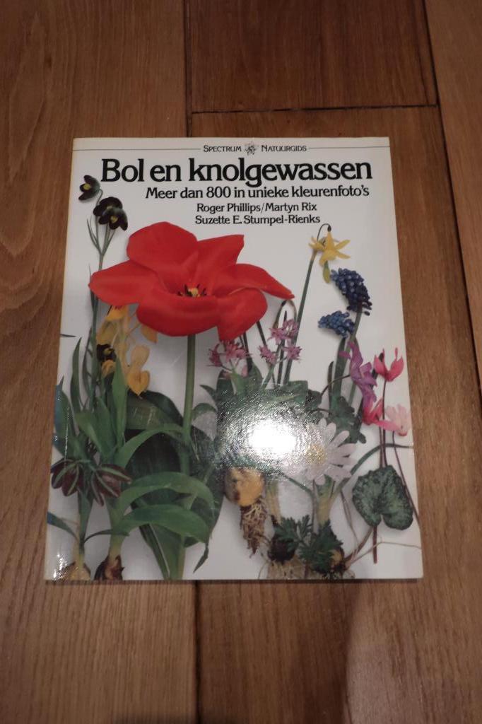 bol en knolgewassen meer dan 800 in unieke kleurenfoto's, Ophalen of Verzenden, Zo goed als nieuw, Natuur algemeen