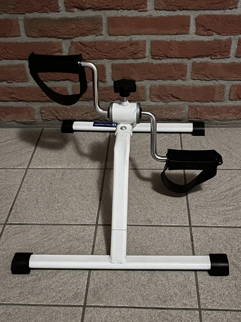 Tunturi fietstrainer stoelfiets bewegingstrainer, Ophalen, Zo goed als nieuw