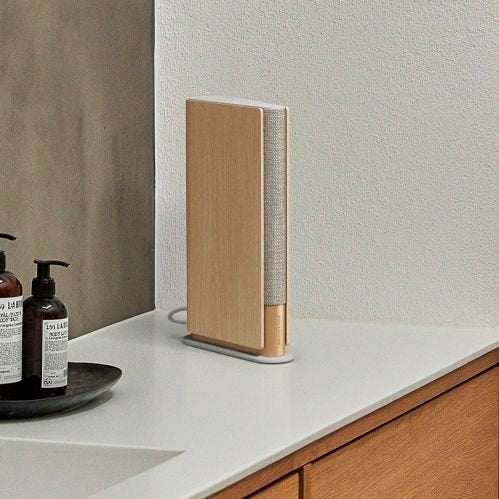 B&O BeoSound Emerge Gold Tone, Slimme speaker, Inclusief kabels, Zo goed als nieuw, 60 tot 120 watt