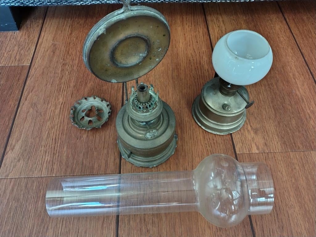 Antieke olielampen en onderdelen - set van 2, Antiek en Kunst, Antiek | Lampen, Ophalen of Verzenden