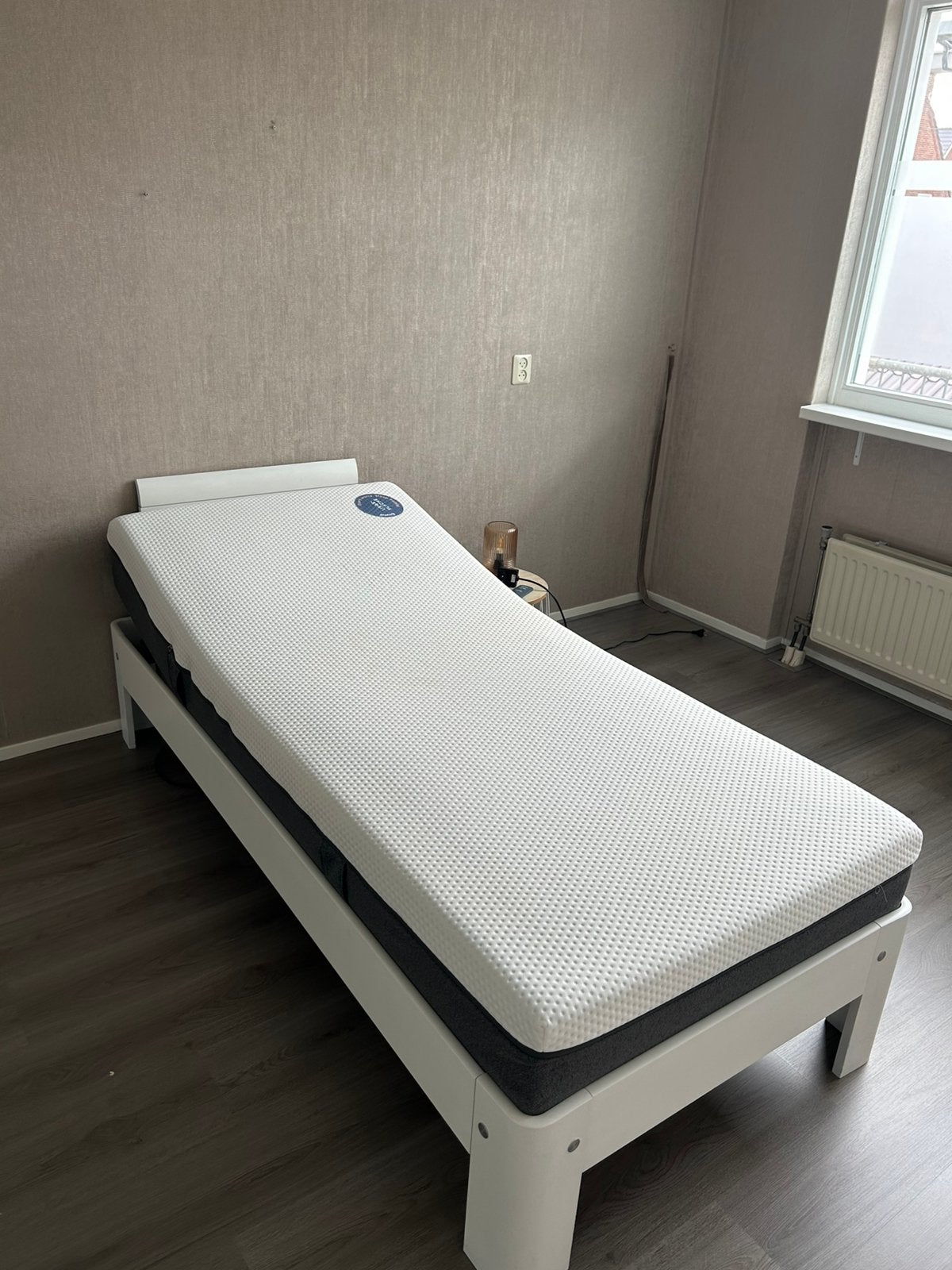 Verstelbaar Auping bed inclusief Emma sleeps matras., Ophalen, Verstelbaar, 90 cm, Eenpersoons