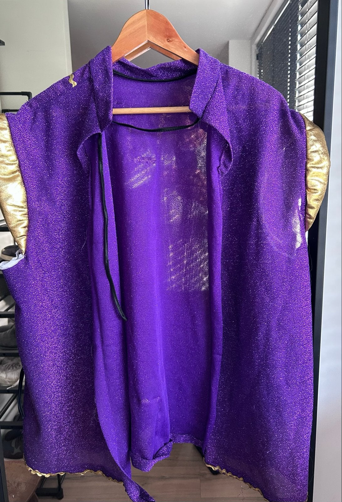 Aladin - 1001 nacht - Paarse glitter cape met gouden details, Carnaval, Maat 42/44 (L), Ophalen of Verzenden, Zo goed als nieuw