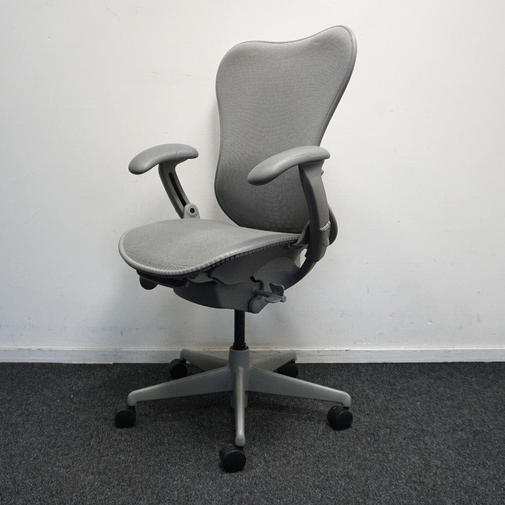 Herman Miller Mirra 1 Bureaustoel  Grijs | Gestoffeerde Rug, Huis en Inrichting, Gebruikt, -, -, Ophalen of Verzenden