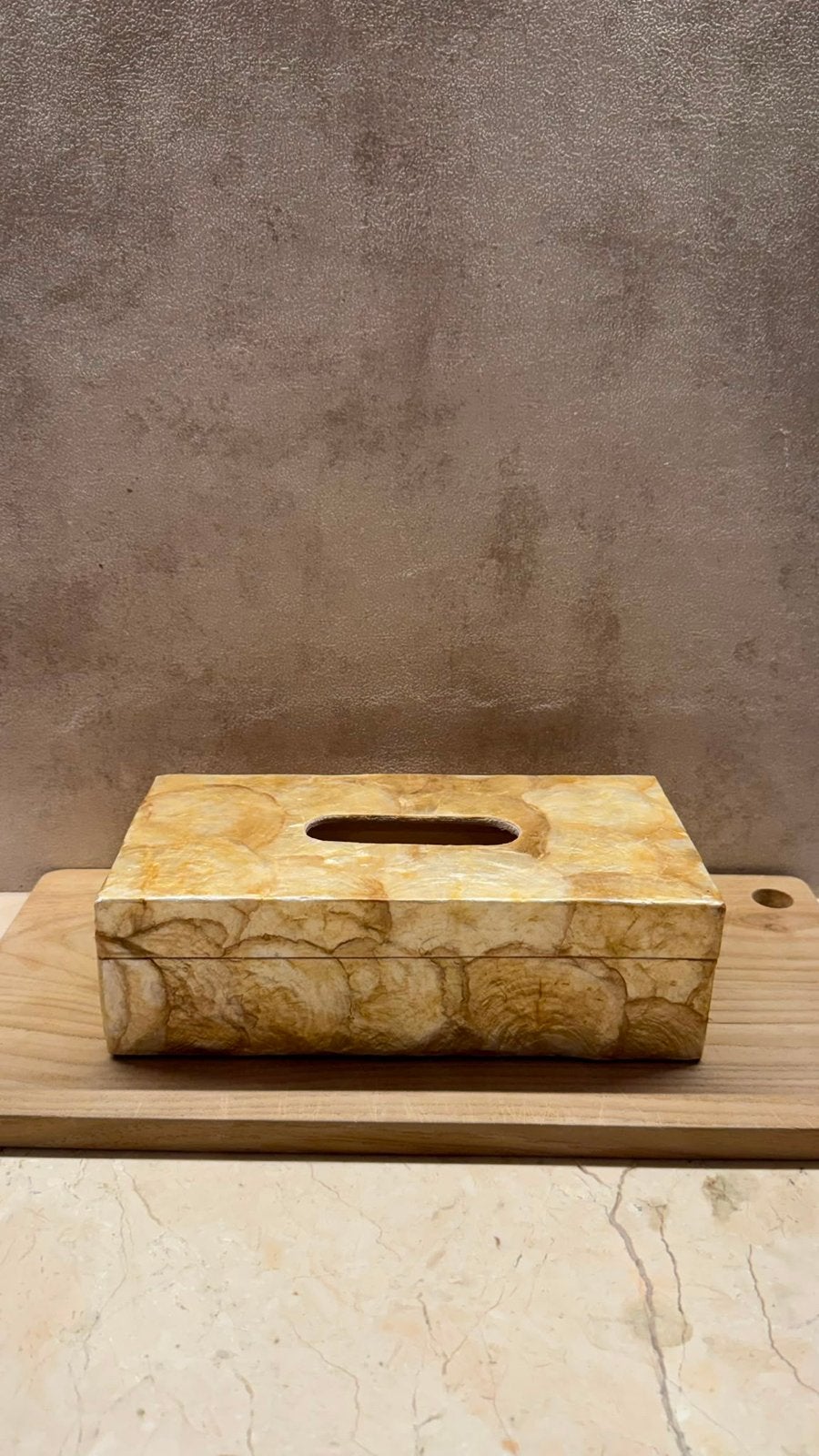 Decoratieve tissuebox van schelpen goudkleurig, Beige, Overige stijlen, Ophalen of Verzenden, Zo goed als nieuw