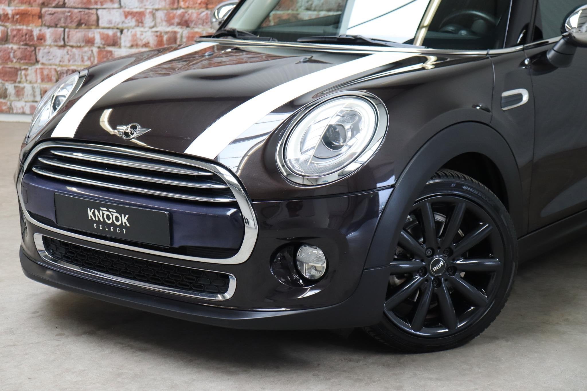 MINI Hatchback Cooper 5 deurs Automaat / Navigatiesysteem Pr, Auto's, Automatische klimaatregeling, 136 pk, Gebruikt, Bruin