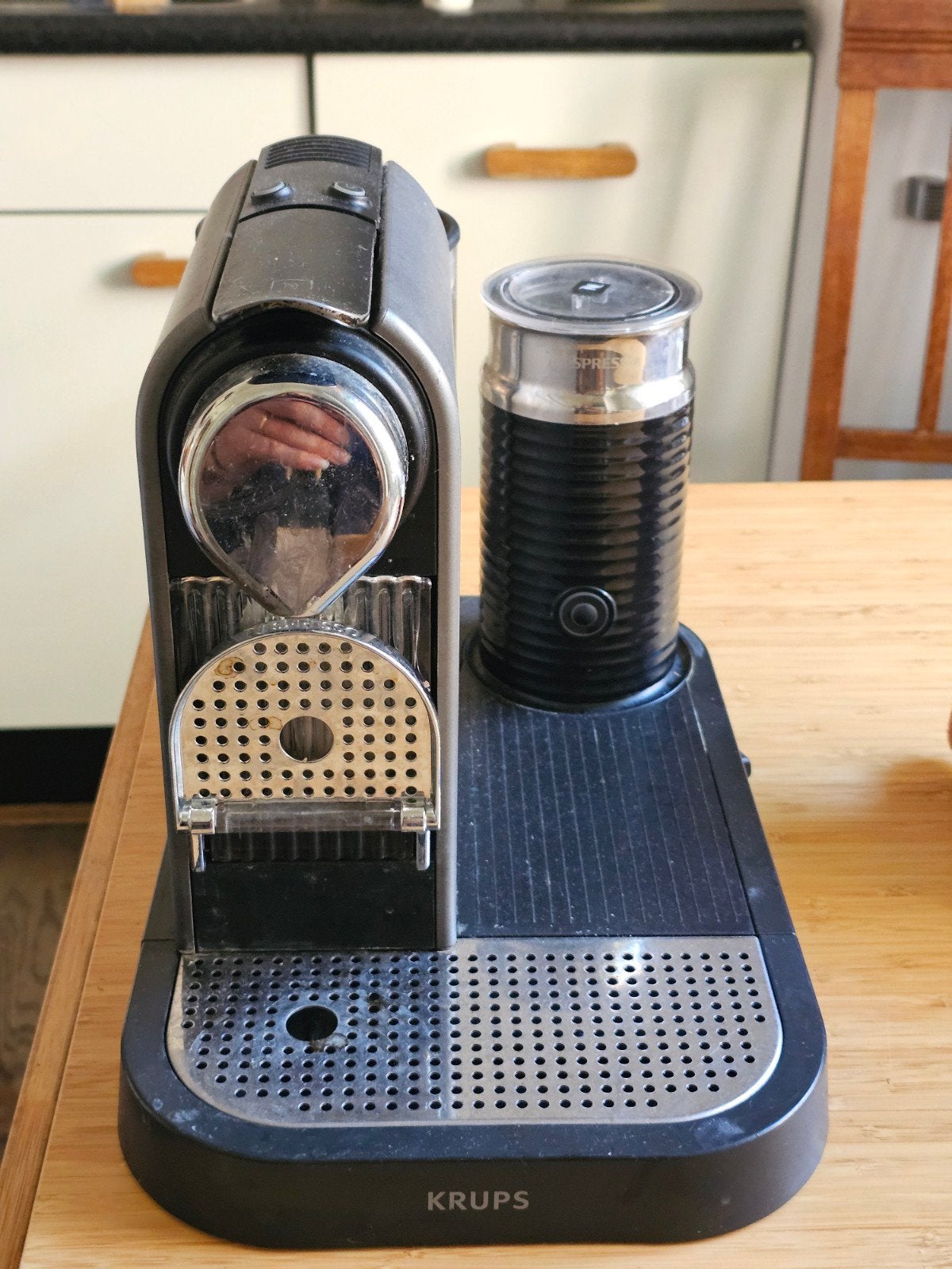 Krups Nespresso Inissia met Aeroccino 3 melkopschuimer, Gebruikt, Espresso apparaat, Ophalen of Verzenden, 1 kopje