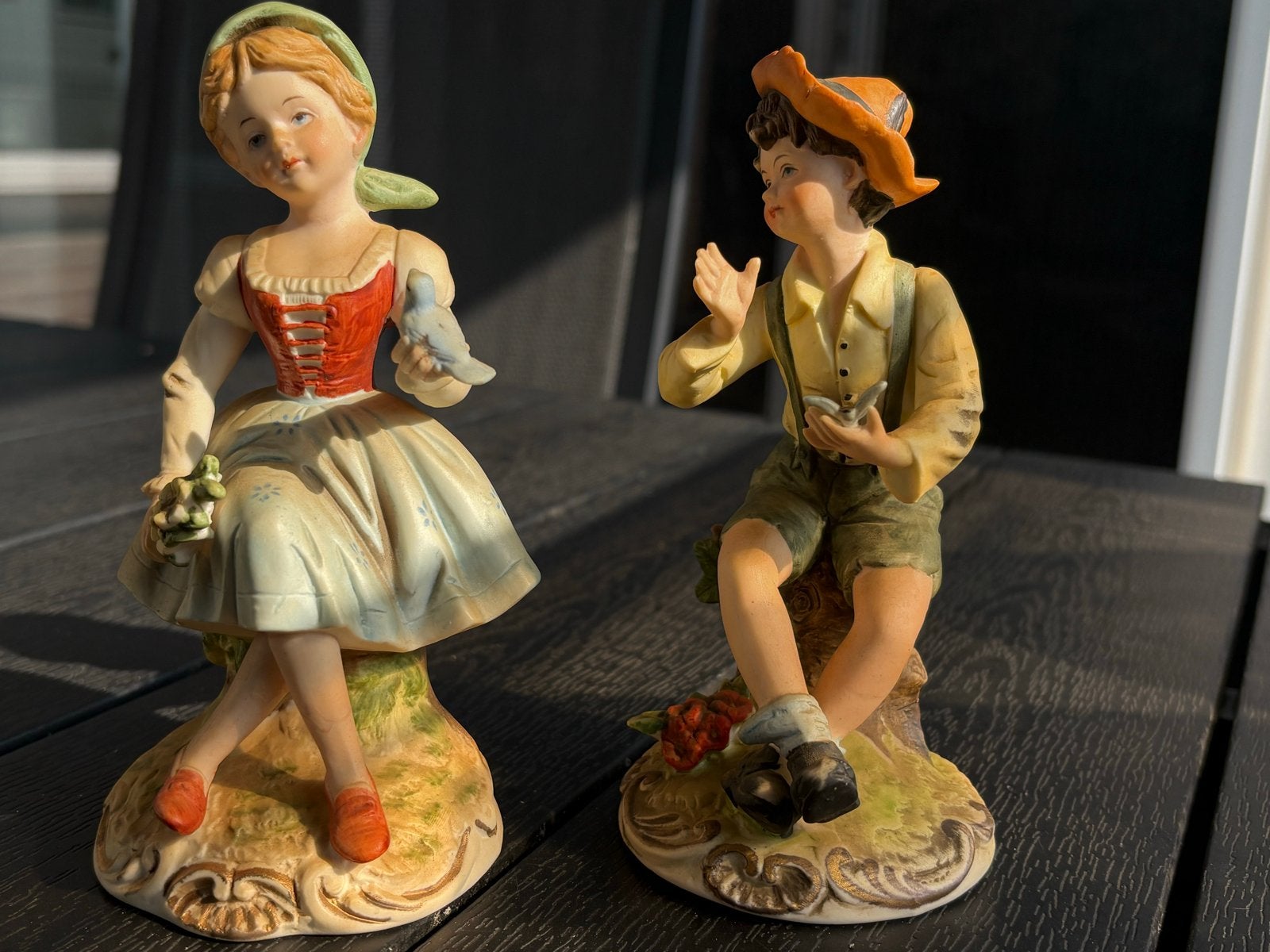 Vintage Porseleinen Beeldjes: Boerenmeisje en Boerenjongen, Antiek en Kunst, Antiek | Porselein, Ophalen of Verzenden