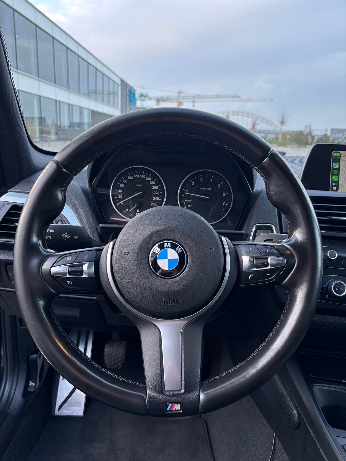 Foto 4 van BMW 1-Serie 116I 100KW 5DR 2014 Zwart