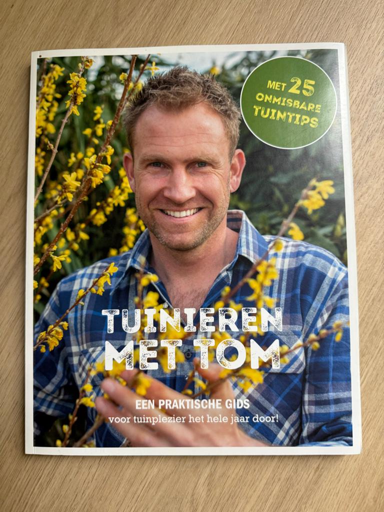 Tuinieren met Tom: Praktische gids voor tuinplezier, Ophalen of Verzenden, Zo goed als nieuw, Tuinieren en Tuinplanten