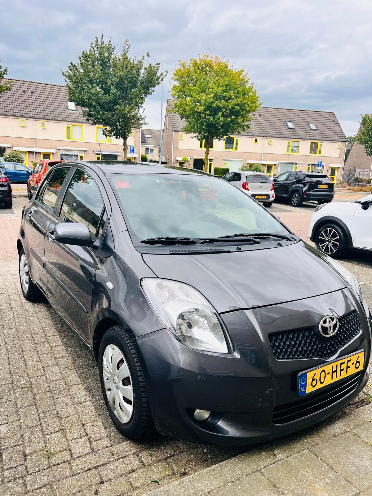 Toyota Yaris 1.3 16V Vvt-i 5DR SOL MMT 2008 Grijs, Auto's, Toyota, 40 €/maand, 750 kg, 4 cilinders, Origineel Nederlands