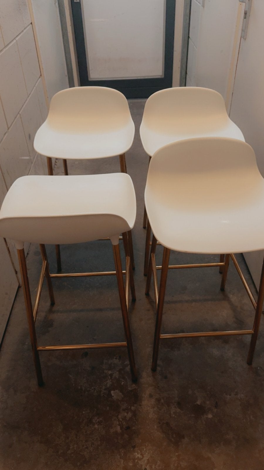 Set van 4  Normann Copenhagen Form barstoelen, Ophalen, Kunststof, Met voetsteun, 60 tot 90 cm