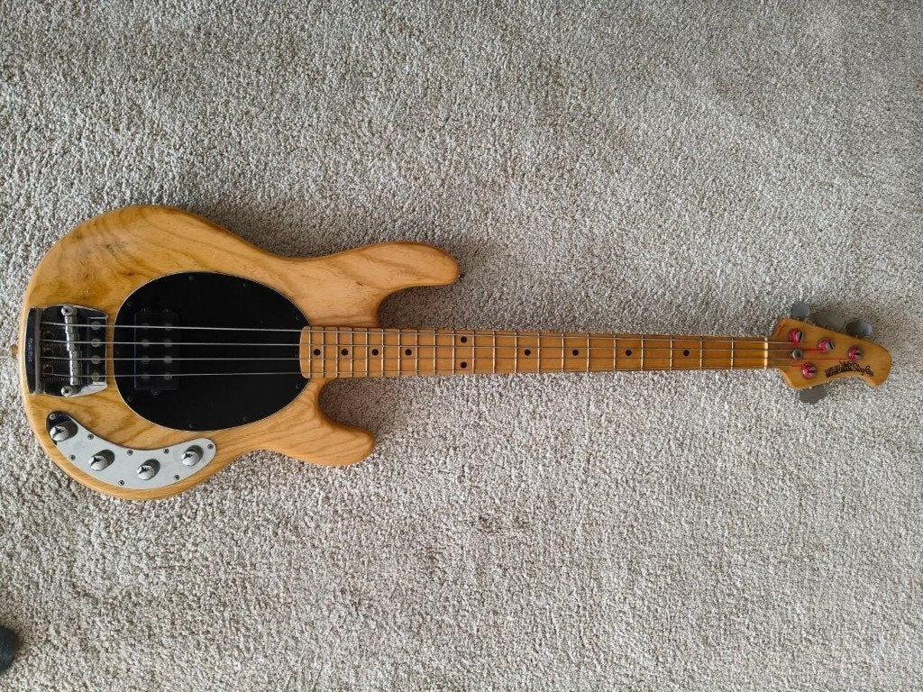 Musicman Stingray, Ophalen