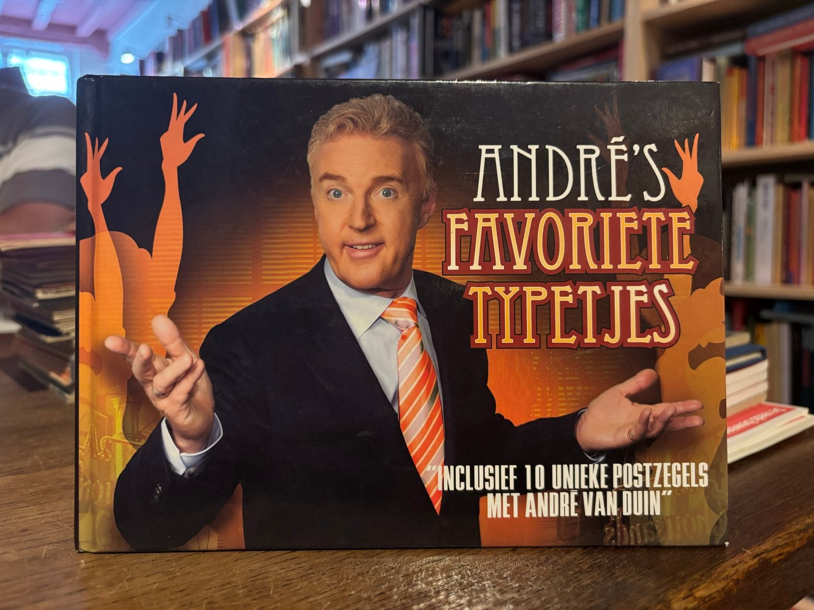 André's Favoriete Typetjes - Boek met 10 Unieke Postzegels, Postzegels en Munten, Postzegels | Nederland, Ophalen of Verzenden
