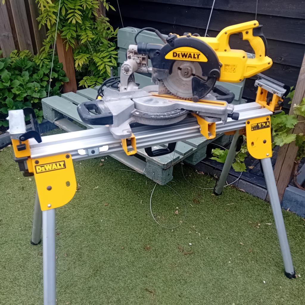 Dewalt DWS774 afkortzaag met XPS zaaglijnindicator, Doe-het-zelf en Verbouw, Gereedschap | Zaagmachines, Ophalen, Gebruikt, Afkortzaag