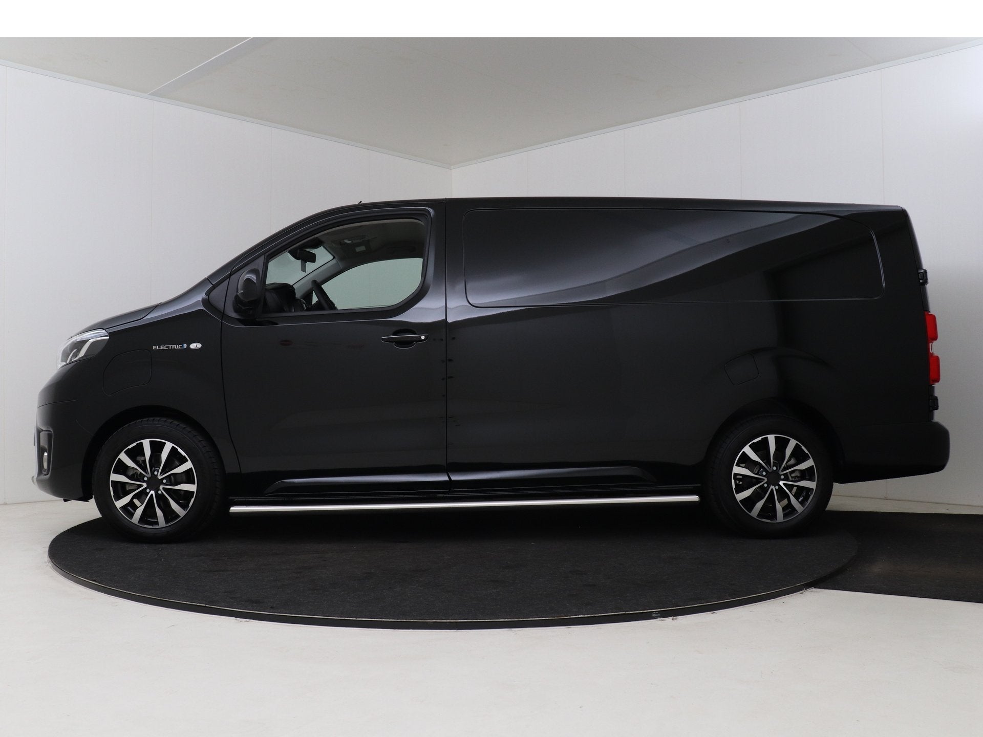Toyota PROACE Electric Worker Professional Extra Range Long, Zwart, Zwart, Origineel Nederlands, 2028 kg