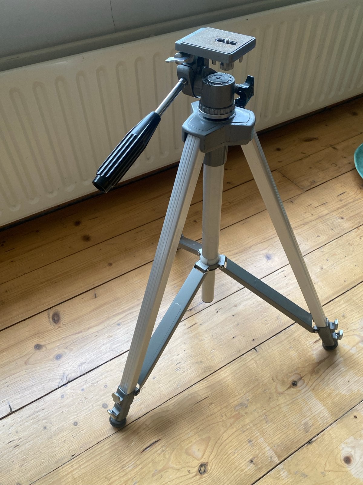 Zwaar Velbon statief - Stevig en betrouwbaar, Audio, Tv en Foto, Fotografie | Statieven en Balhoofden, Gebruikt, Velbon, Snelkoppelingsplaat