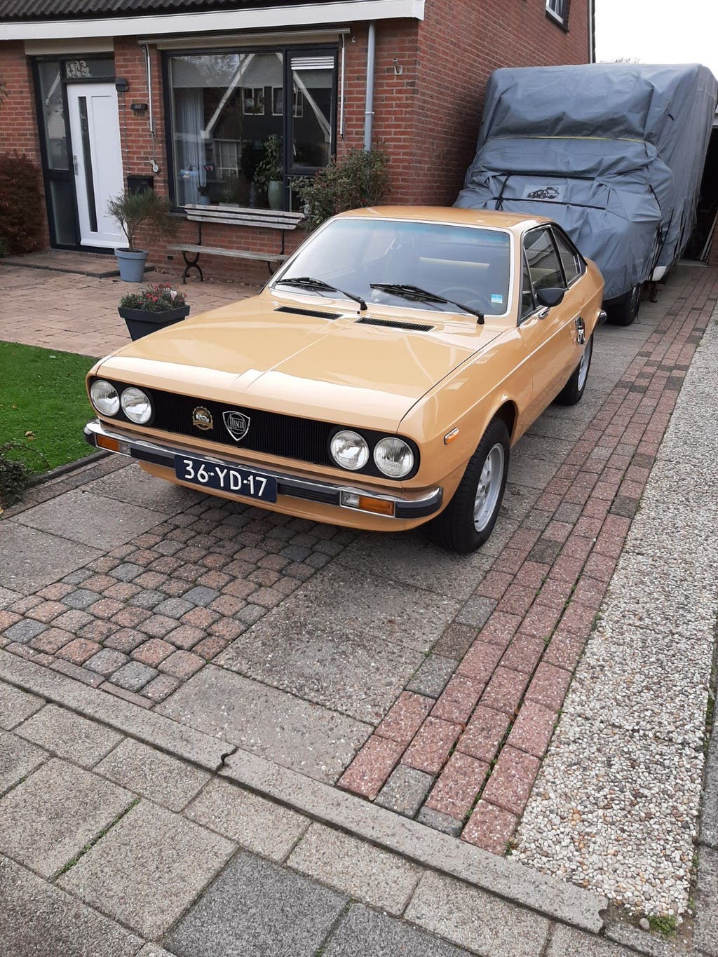 zeer unieke en mooie lancia beta 1300 coupe, foto 9