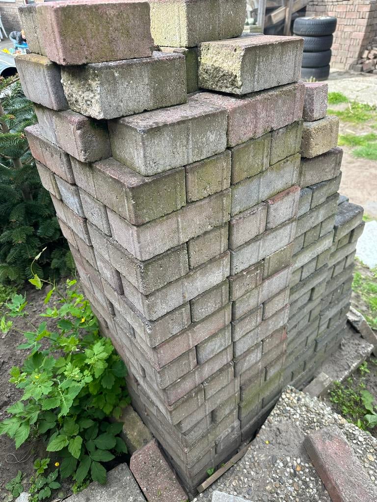 Gratis af te halen: Klinkers en grindtegels, Tuin en Terras, Ophalen, Klinkers, Zo goed als nieuw, Minder dan 5 m²