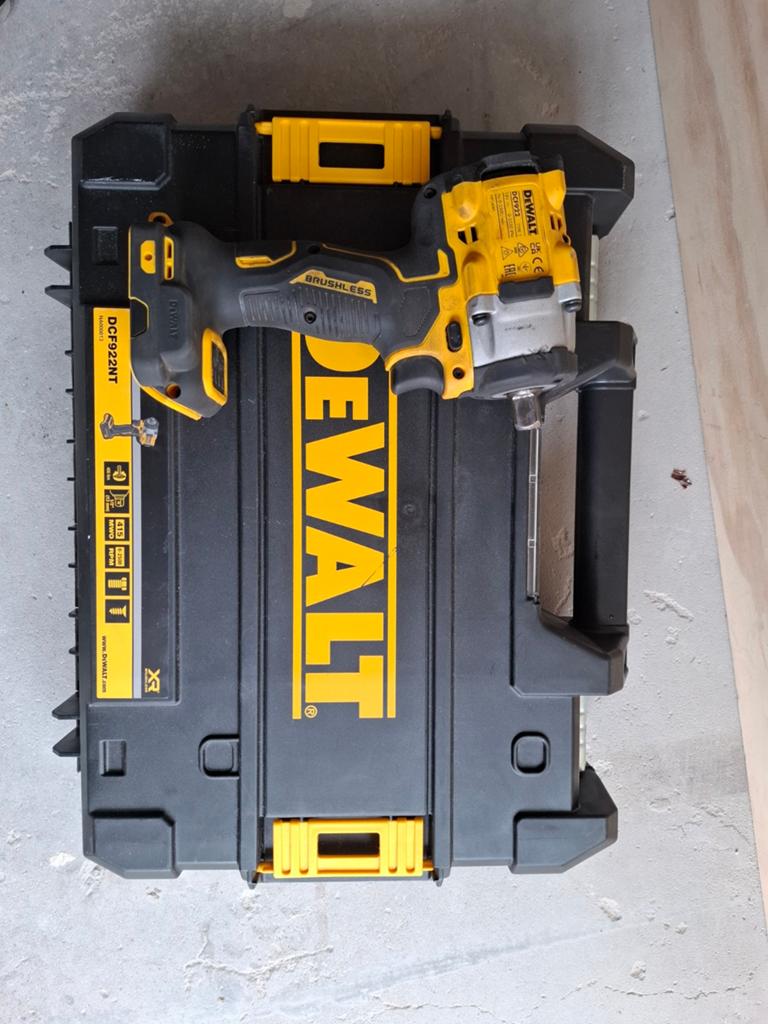 DeWalt Dcf922 slagmeursleutel zonder accu, Ophalen