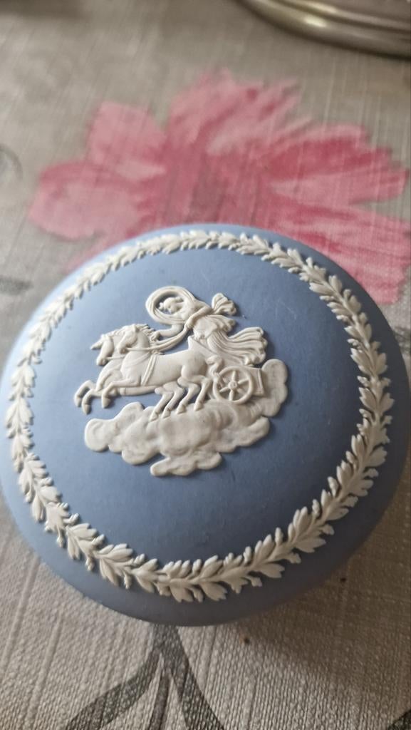 Wedgwood deksel potje in de prachtge blauwe Wedgwood kleur., Ophalen of Verzenden