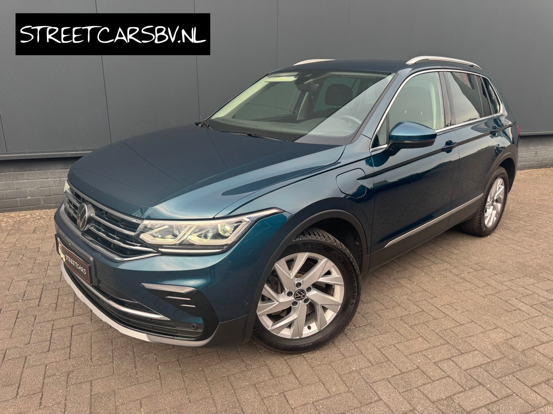 Volkswagen Tiguan 1.4 TSI eHybrid 245Pk 1E Eig!/ACC/Trekhaak, Gebruikt, Zwart, 4 cilinders, Blauw