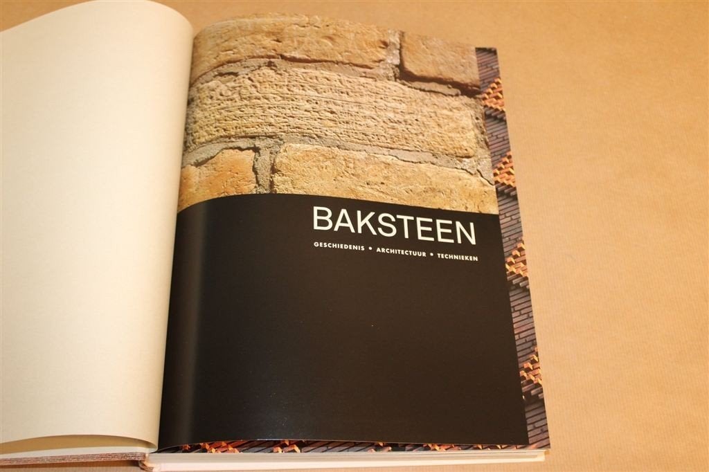 Baksteen — Geschiedenis, Architectuur en Technieken, Ophalen of Verzenden, Zo goed als nieuw, Architecten