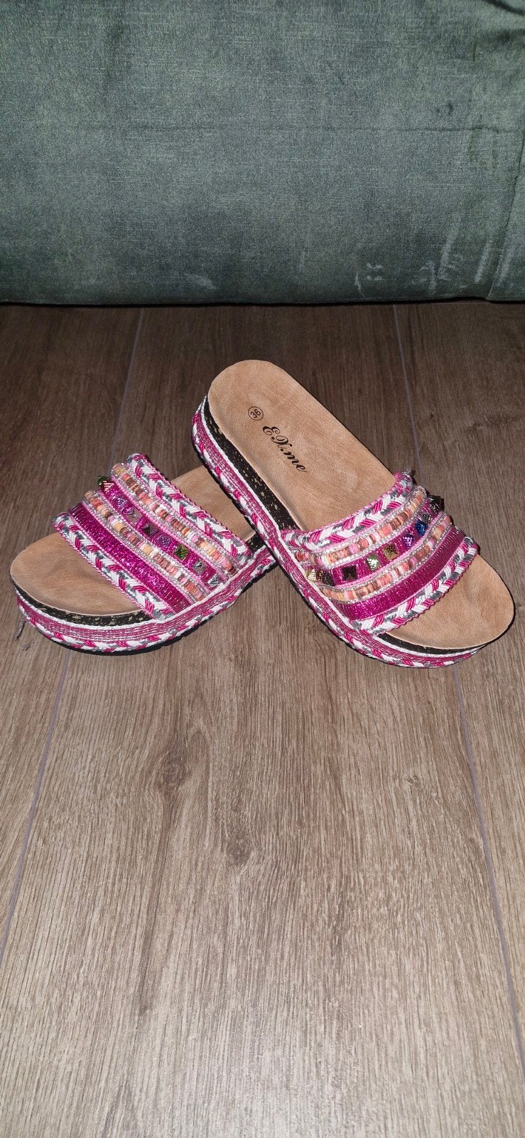 Nieuwe dames slippers maat 36, Slippers, Nieuw, Ophalen of Verzenden, Roze