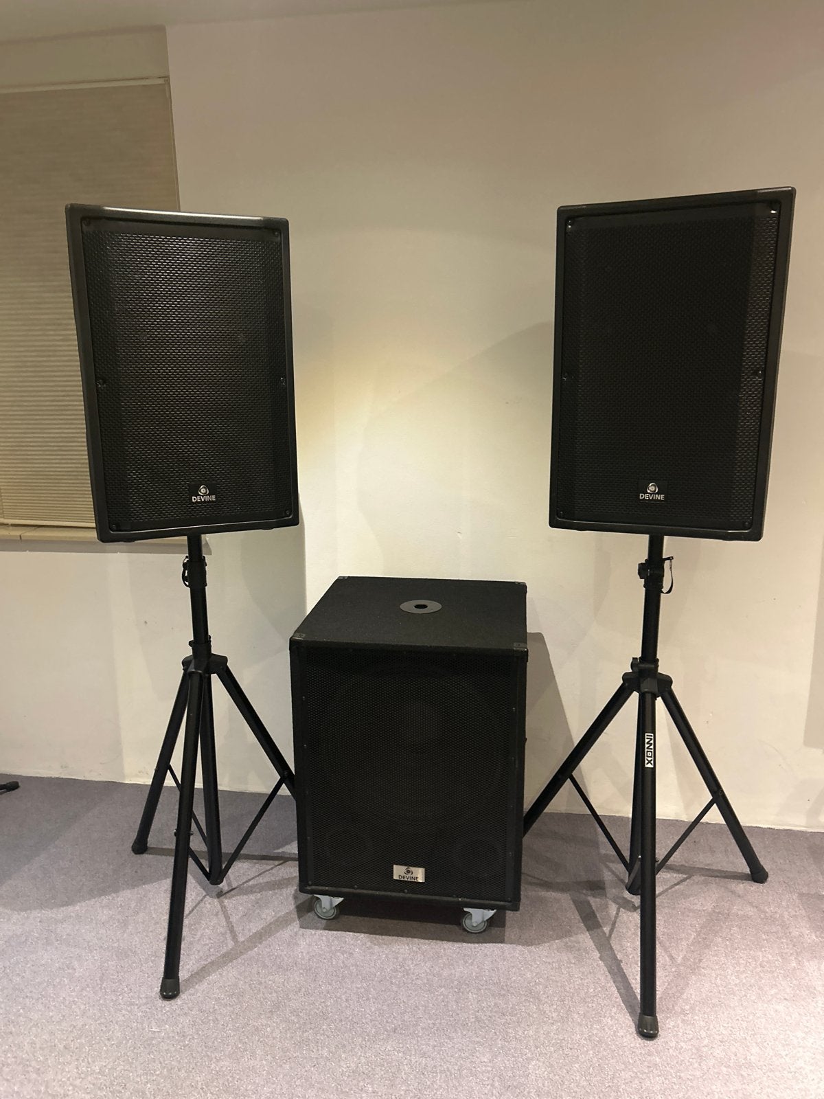 Devine Artis 15 MKII Speakerset met Subwoofer en statieven, Gebruikt, Inclusief standaarden, Speakerset, Ophalen