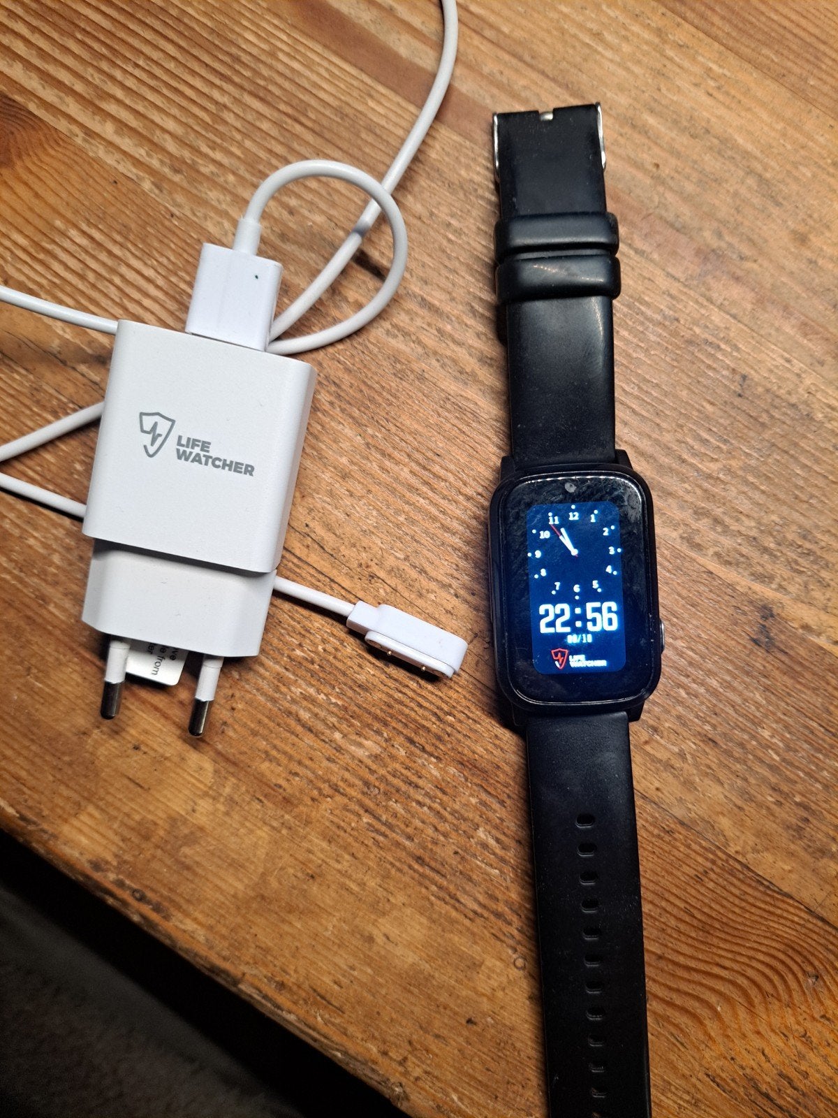 LiveWatcher. Senior. 4G. Alarmhorloge. €60,00., Ophalen, Zo goed als nieuw